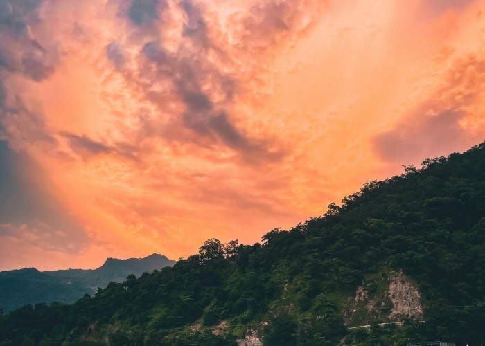 1744632338-pexels-abhishek-gaur-285930013-13918457 (1).jpg